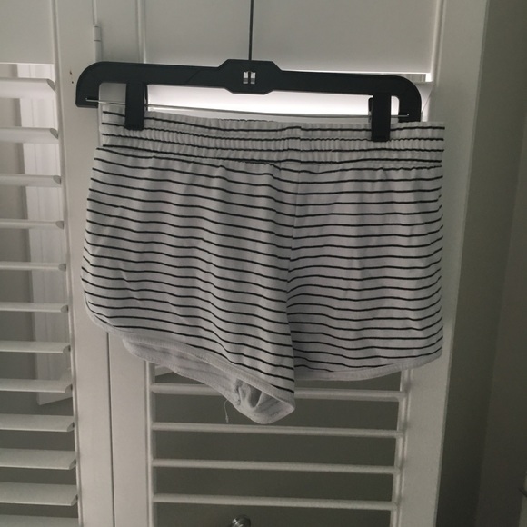 Comfy shorts - Picture 2 of 3